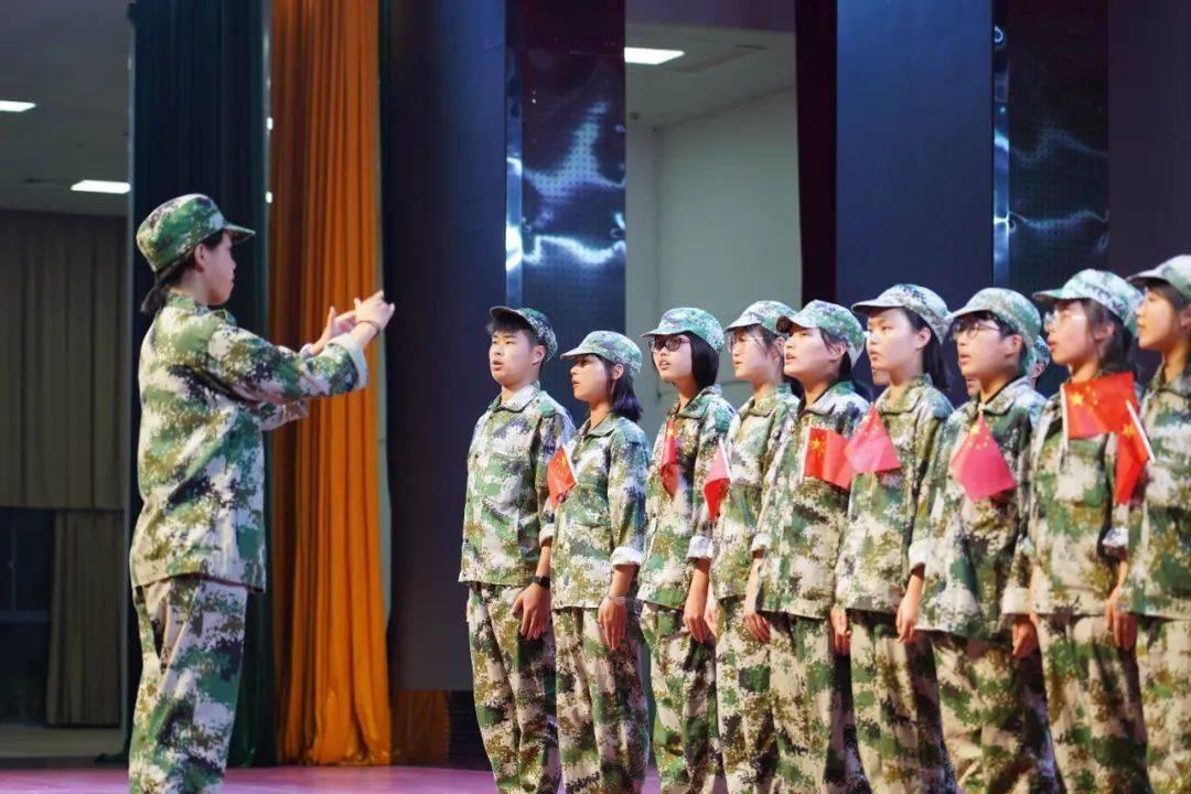 升国旗，奏国歌！河南足球俱乐部青训梯队在国旗下宣誓