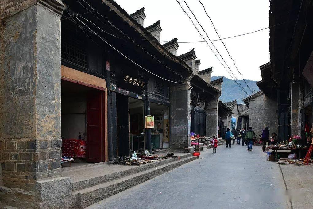 探亲+旅游成春节假期热门出行新趋势