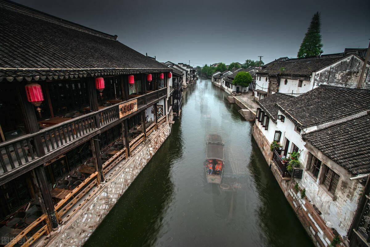 连贺高速(广西段)桂粤隧道左洞实现贯通