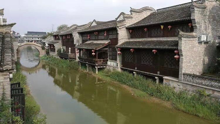 济南艺考文化课:不啻微芒,造炬成阳